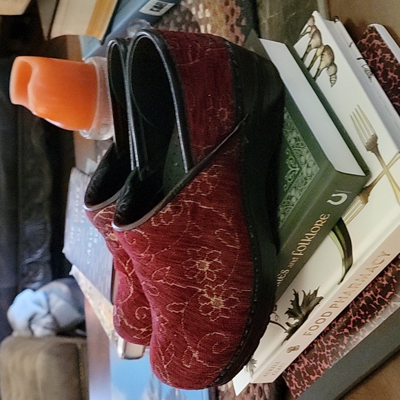 Dansko Sanita Tapestry Clogs Floral SZ 38 - Picture 3 of 6